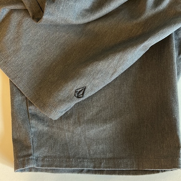 Volcom shorts - Picture 6 of 6
